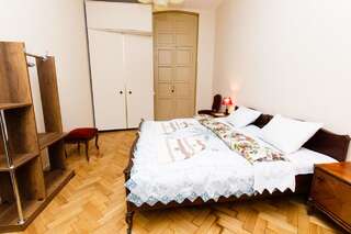 Хостелы GL Hostel Тбилиси Улучшенный двухместный номер с 1 кроватью или 2 отдельными кроватями и видом на сад-4
